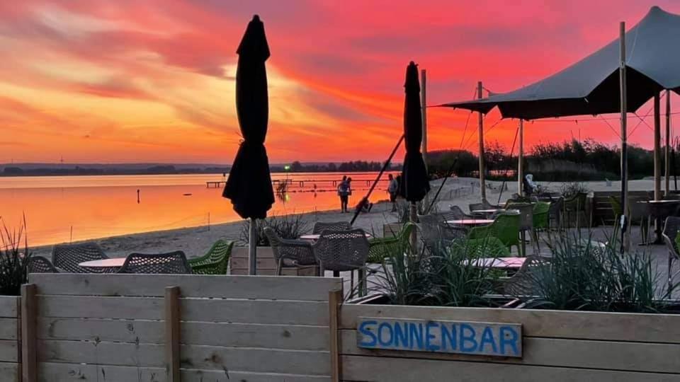 Seeliebe, 300 Meter Zum Wasser, Mit Terrasse Und Garten Lembruch Extérieur photo